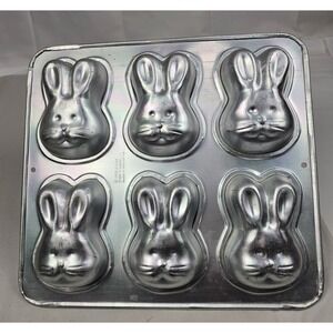 Wilton Vintage 1992 Bunny Rabbit 6 Face 6 Aluminum Cake Baking Pan 2105-4426